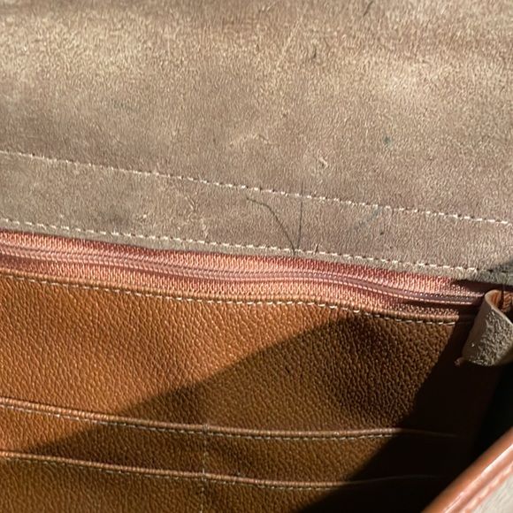 Vintage Dooney & Bourke Taupe All Weather Leather Crossbody - Picture 9 of 16